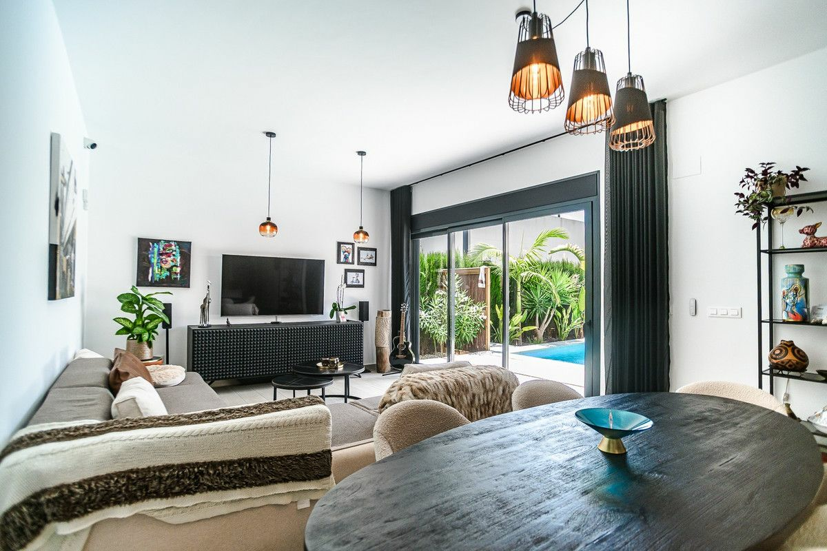 3-bedroom Villa In Algorfa, Spain (120 M²)