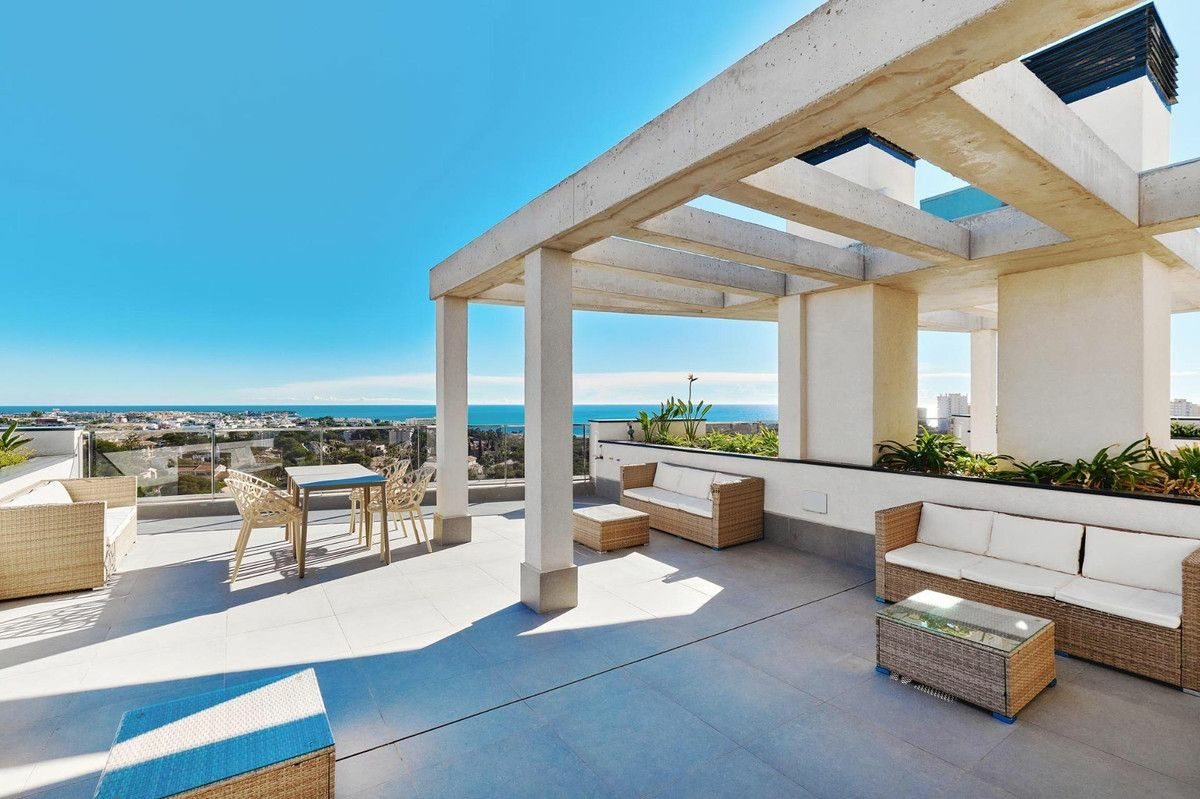 2-bedroom Apartment In Orihuela Costa, Spain (95 M²)
