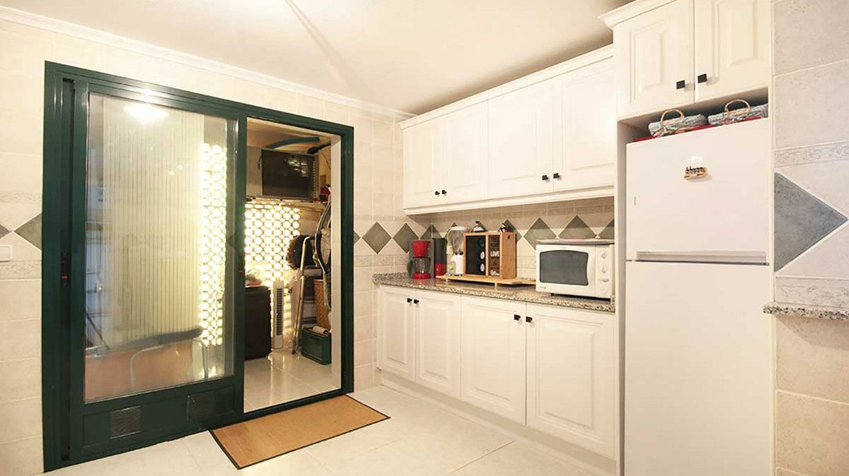 2-bedroom Apartment In Orihuela Costa, Spain (99 M²)