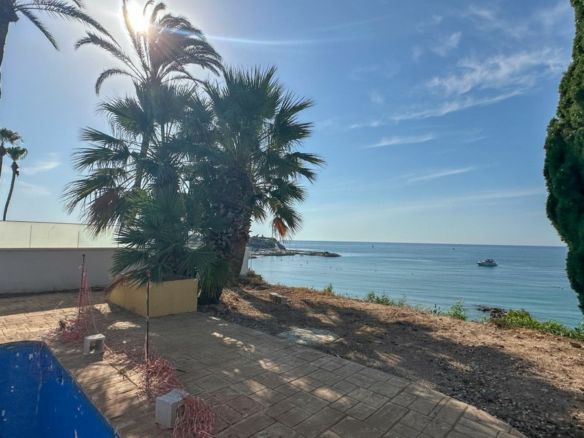 5-bedroom Villa In Cabo Roig, Spain (668 M²)