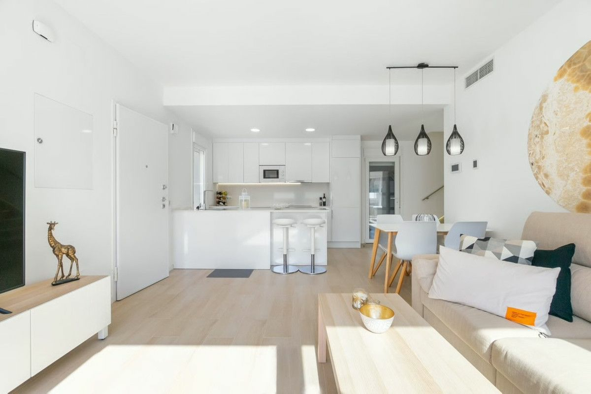 3-bedroom Villa In Pilar De La Horadada, Spain (108 M²)