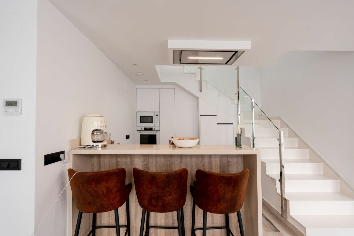 4-bedroom Villa In Torrevieja, Spain (198 M²)