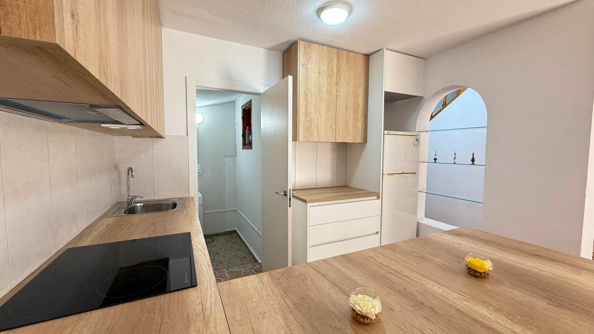 3-bedroom Apartment In Orihuela Costa, Spain (68 M²)