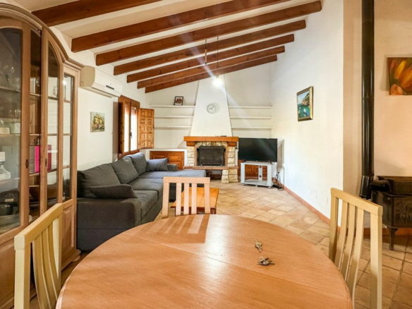 4-bedroom Villa In Cabo Roig, Spain (140 M²)