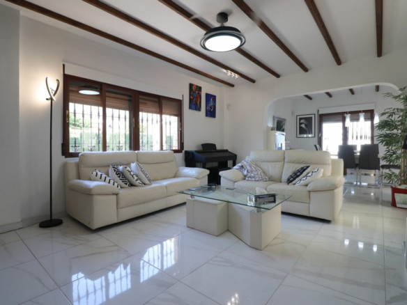 3-bedroom Villa In Benijofar, Spain (110 M²)