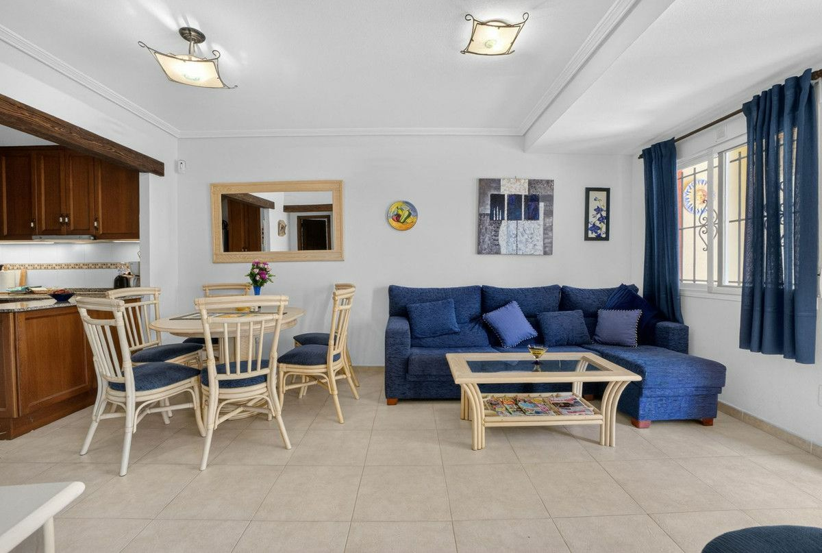4-bedroom House In Torrevieja, Spain (110 M²)