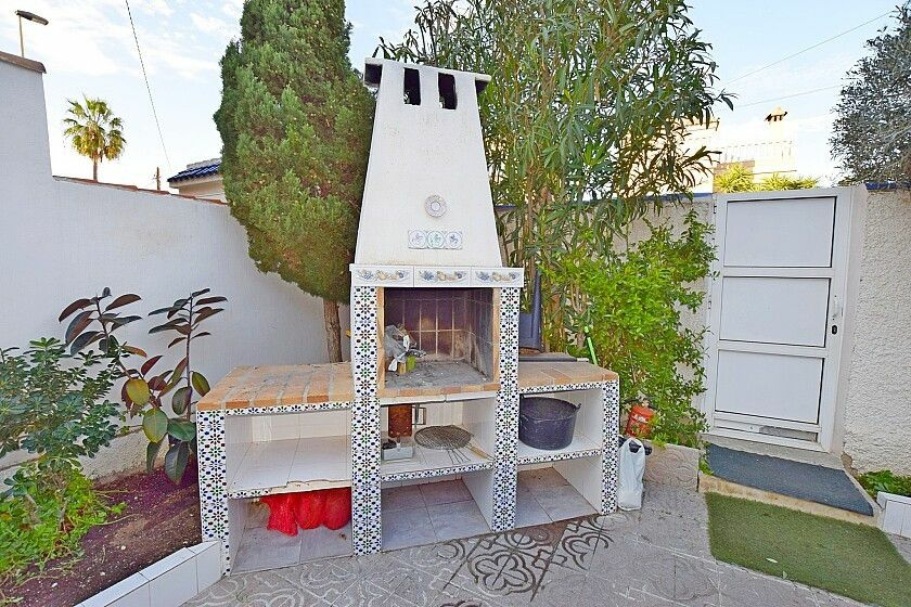 3-bedroom Villa In Torrevieja, Spain (200 M²)