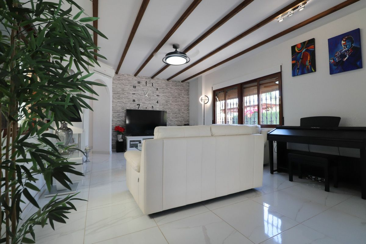 3-bedroom Villa In Benijofar, Spain (110 M²)