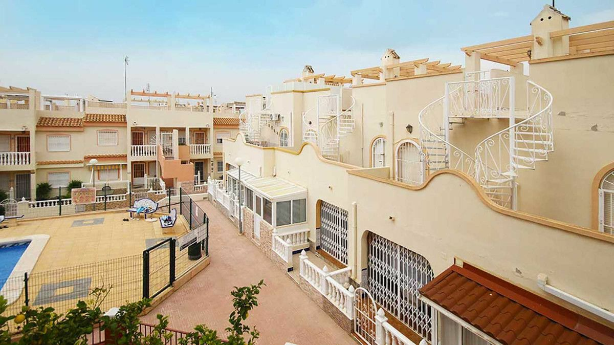3-bedroom Apartment In Daya Nueva, Spain (85 M²)