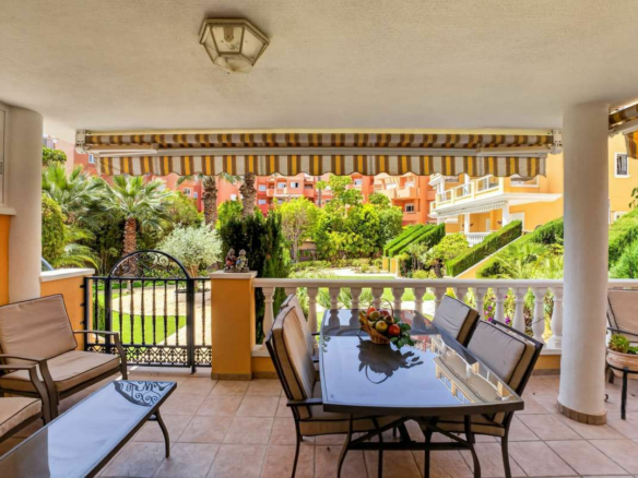 2-bedroom Apartment In Torrevieja, Spain (76 M²)