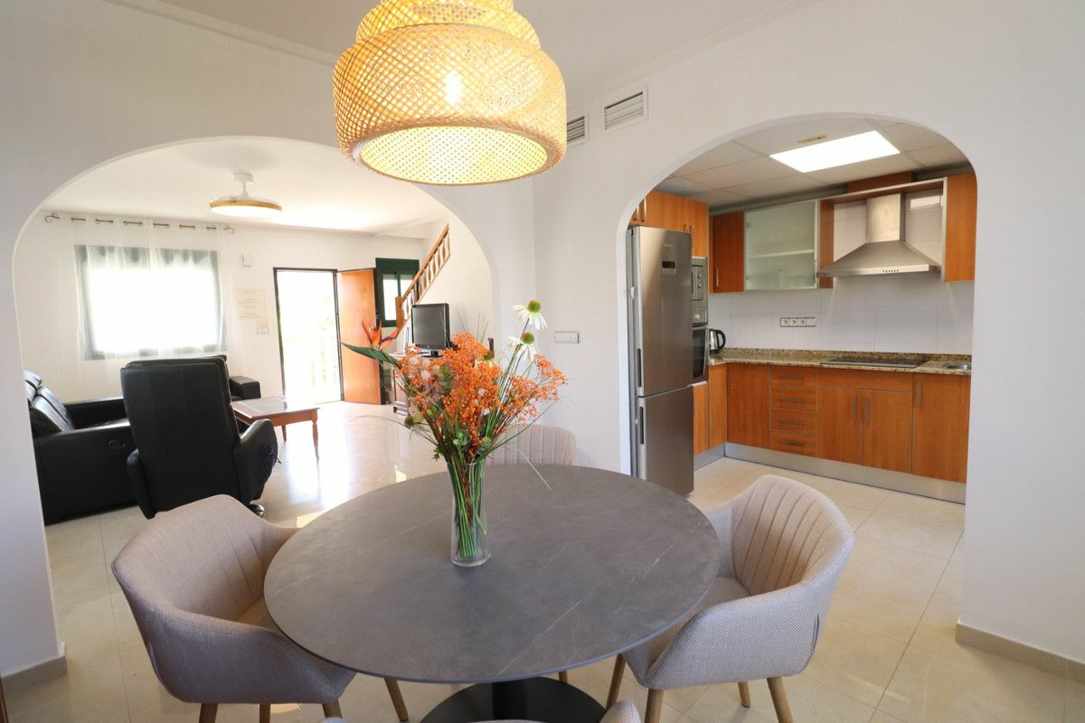 2-bedroom House In Rojales, Spain (105 M²)