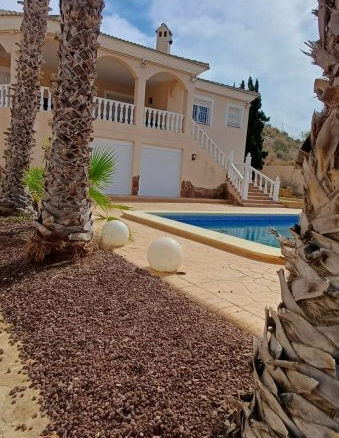 5-bedroom Villa In Algorfa, Spain (290 M²)