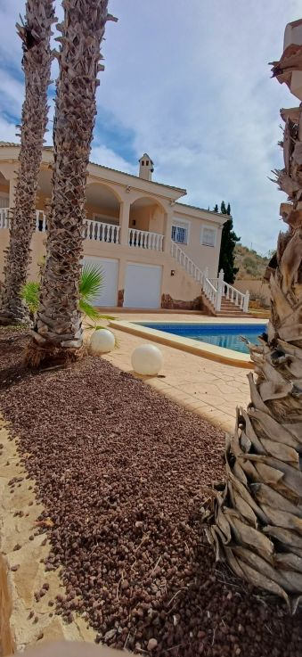 5-bedroom Villa In Algorfa, Spain (290 M²)