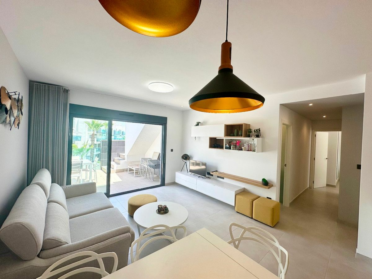 3-bedroom Apartment In Guardamar Del Segura, Spain (90 M²)