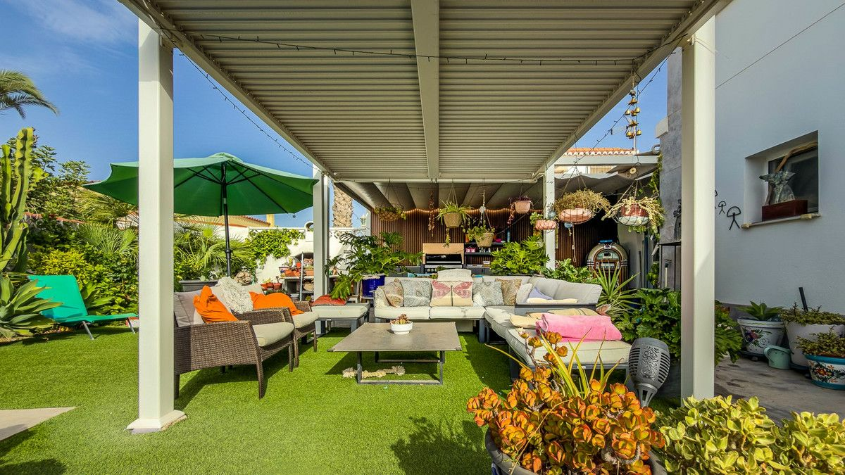 2-bedroom Villa In Torrevieja, Spain (130 M²)