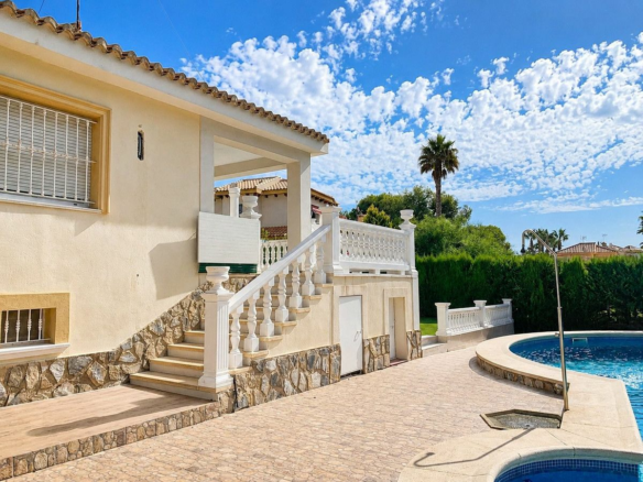 4-bedroom Villa In Orihuela Costa, Spain (233 M²)