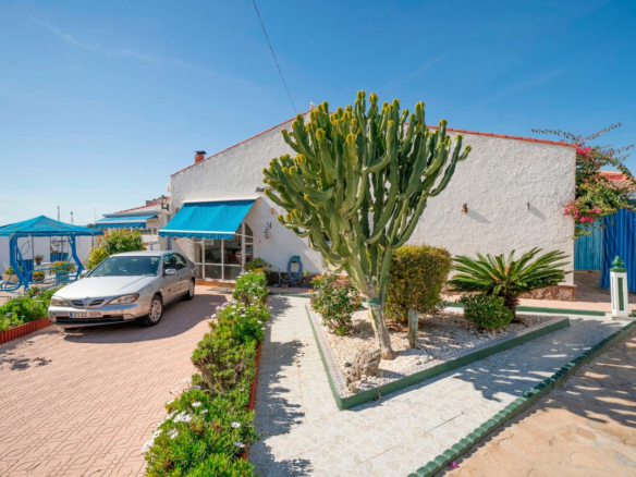 4-bedroom Villa In Rojales, Spain (198 M²)
