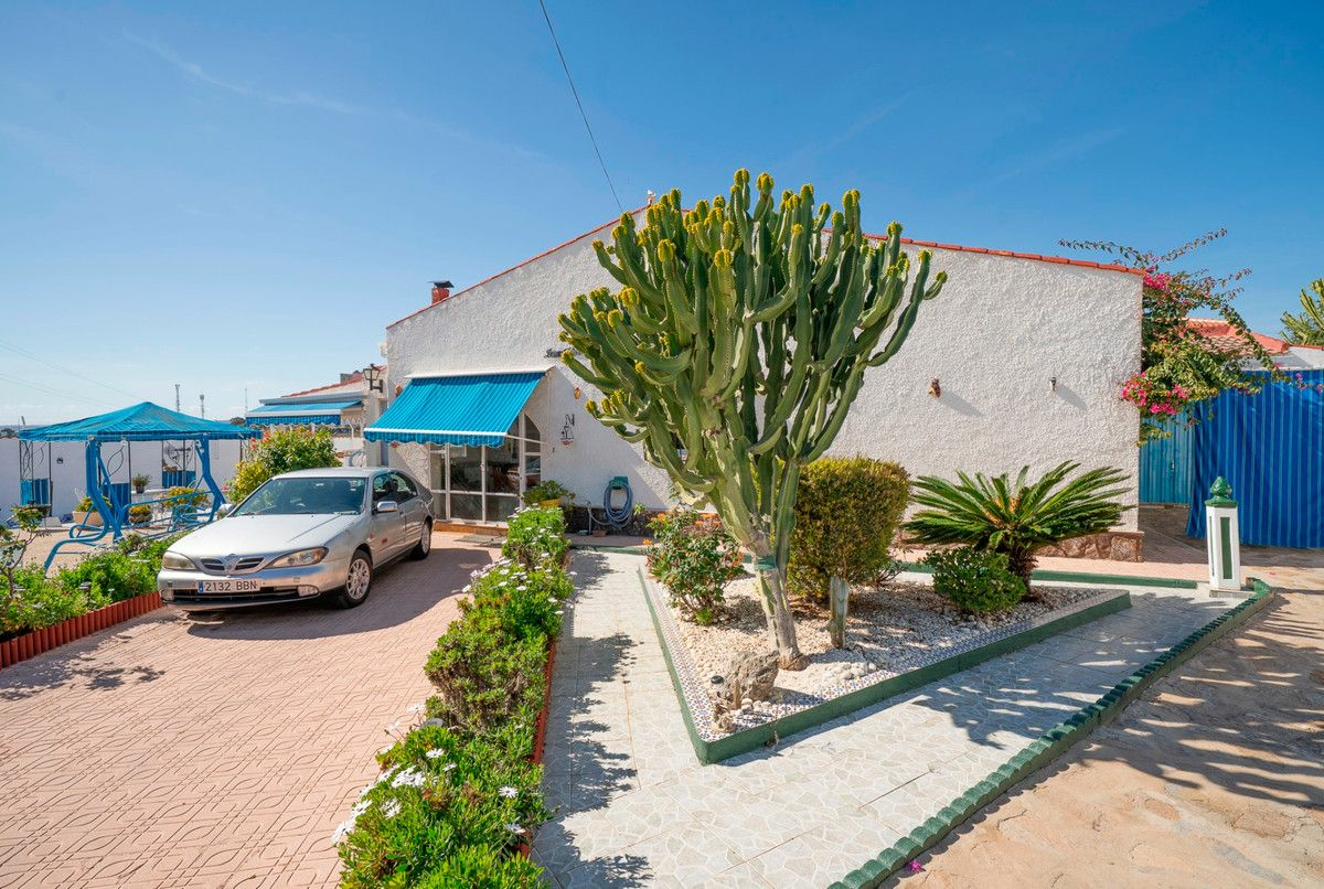 4-bedroom Villa In Rojales, Spain (198 M²)
