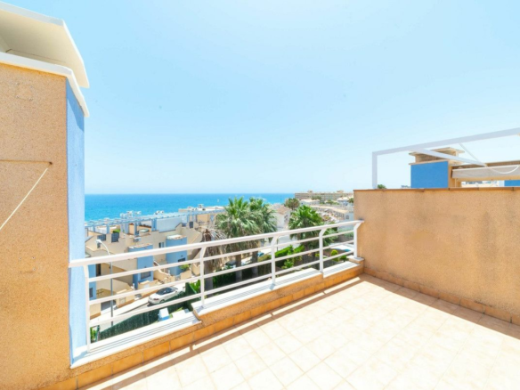 3-bedroom House In Orihuela Costa, Spain (177 M²)