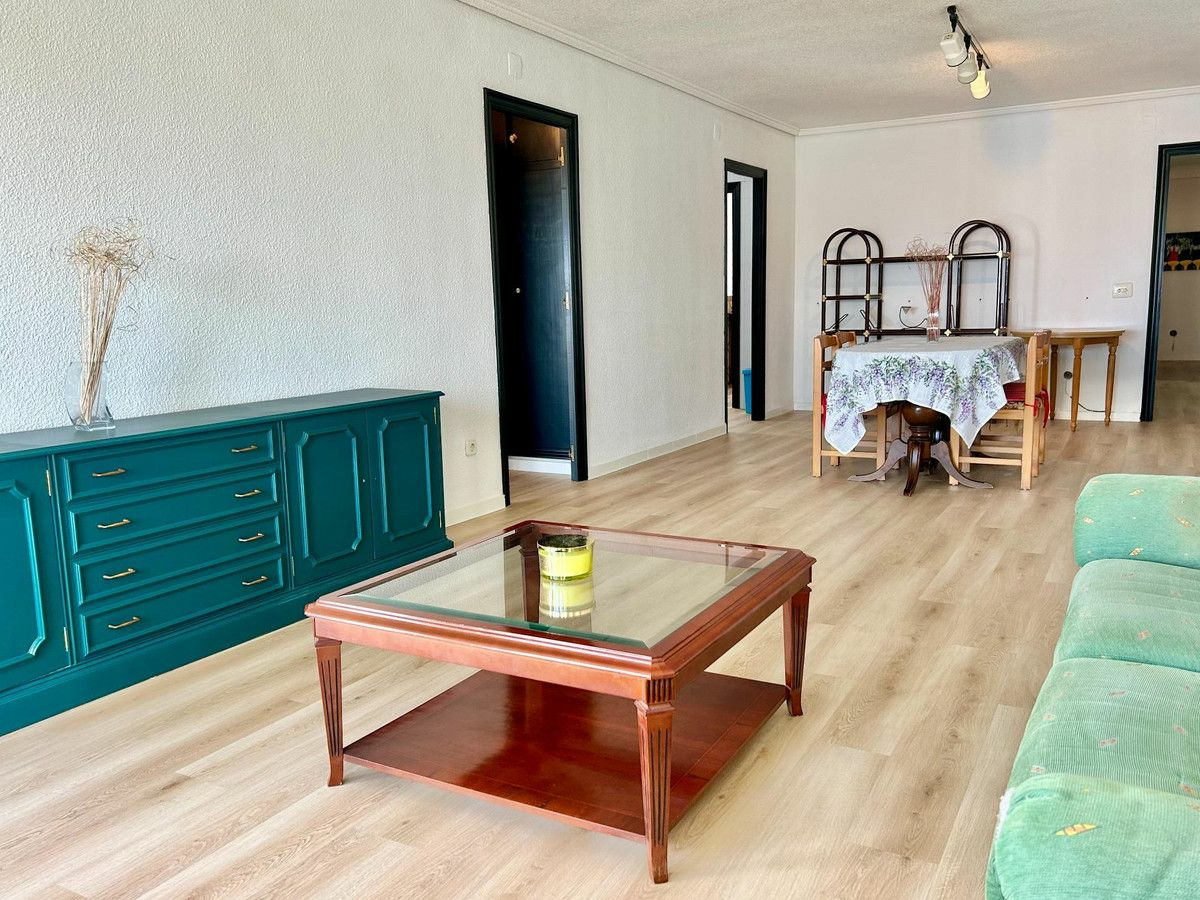 4-bedroom Apartment In Torrevieja, Spain (164 M²)