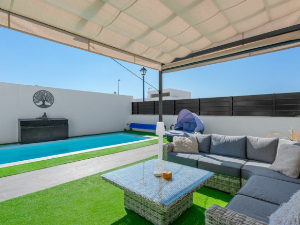 4-bedroom Villa In Fortuna, Spain (120 M²)