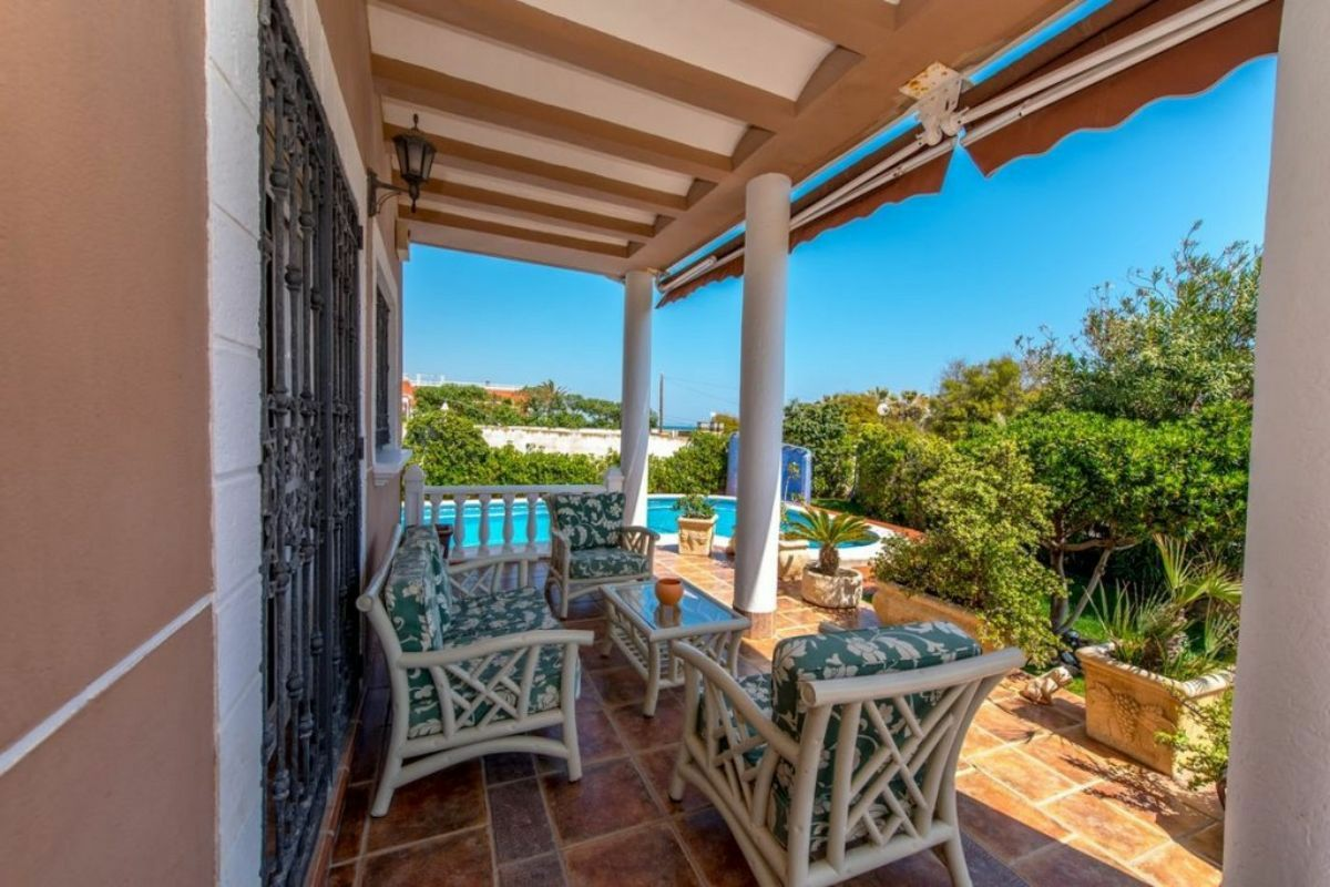 6-bedroom Villa In Torrevieja, Spain (500 M²)