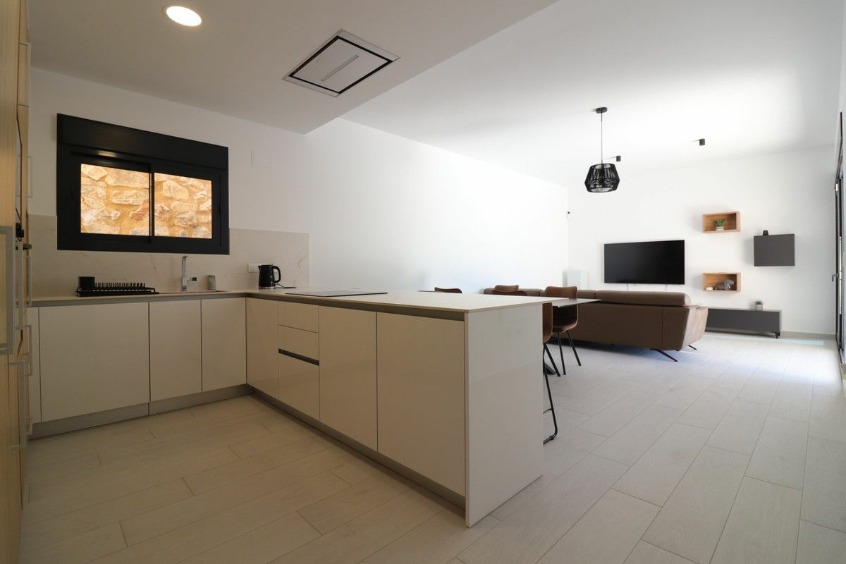3-bedroom Villa In Algorfa, Spain (118 M²)