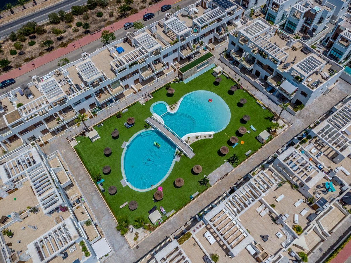 4-bedroom Villa In Torrevieja, Spain (194 M²)