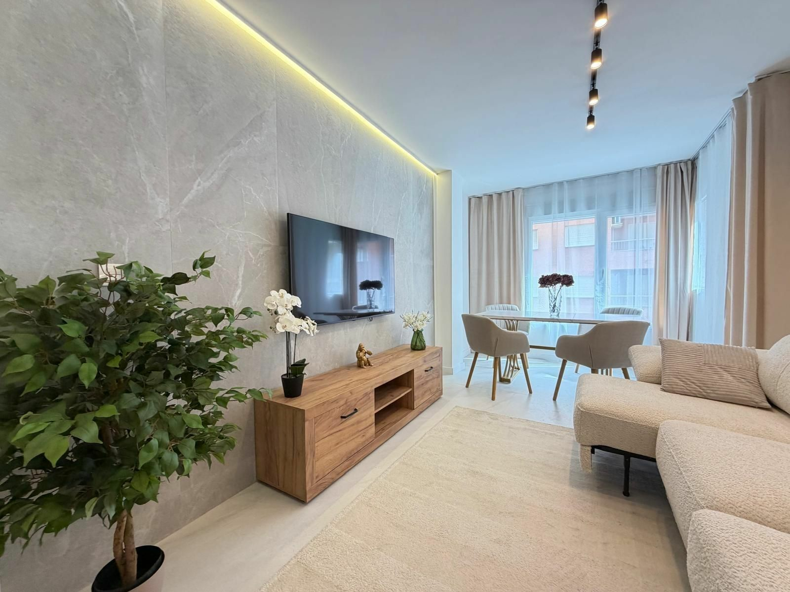 4-bedroom Apartment In Torrevieja, Spain (107 M²)