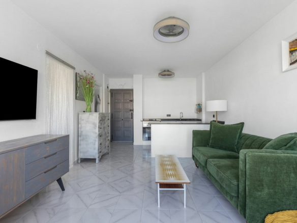 1-bedroom Apartment In Torrevieja, Spain (51 M²)