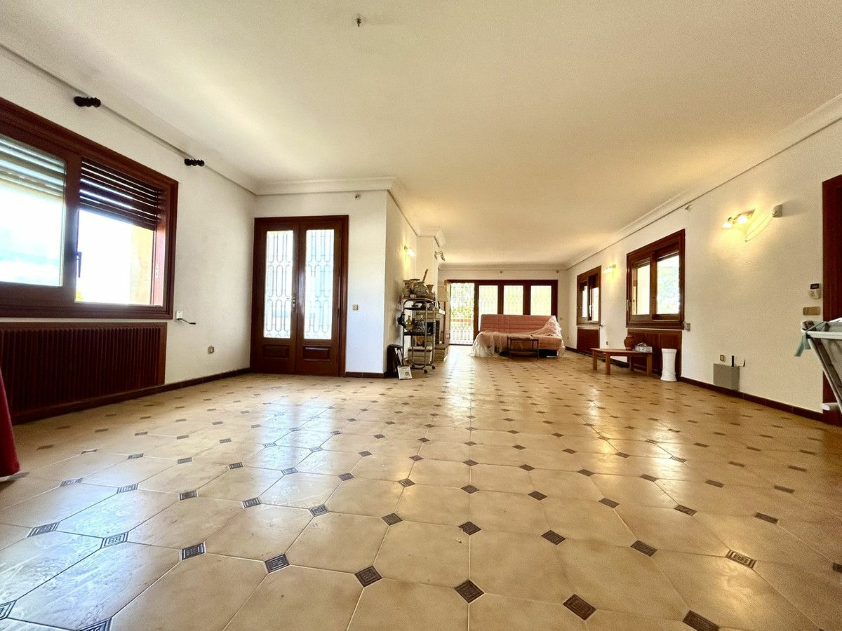 4-bedroom Villa In Santiago De La Ribera, Spain (632 M²)
