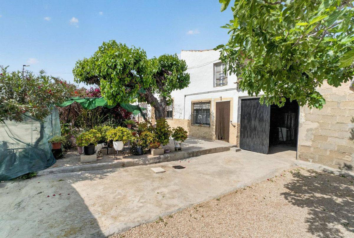 3-bedroom Country House In Orihuela, Spain (240 M²)