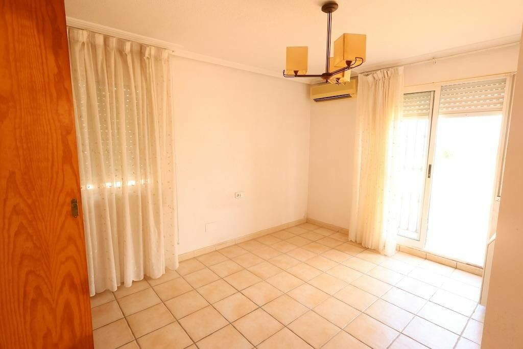 3-bedroom House In Torrevieja, Spain (89 M²)