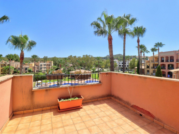 3-bedroom Penthouse In Calvià, Spain (160 M²)