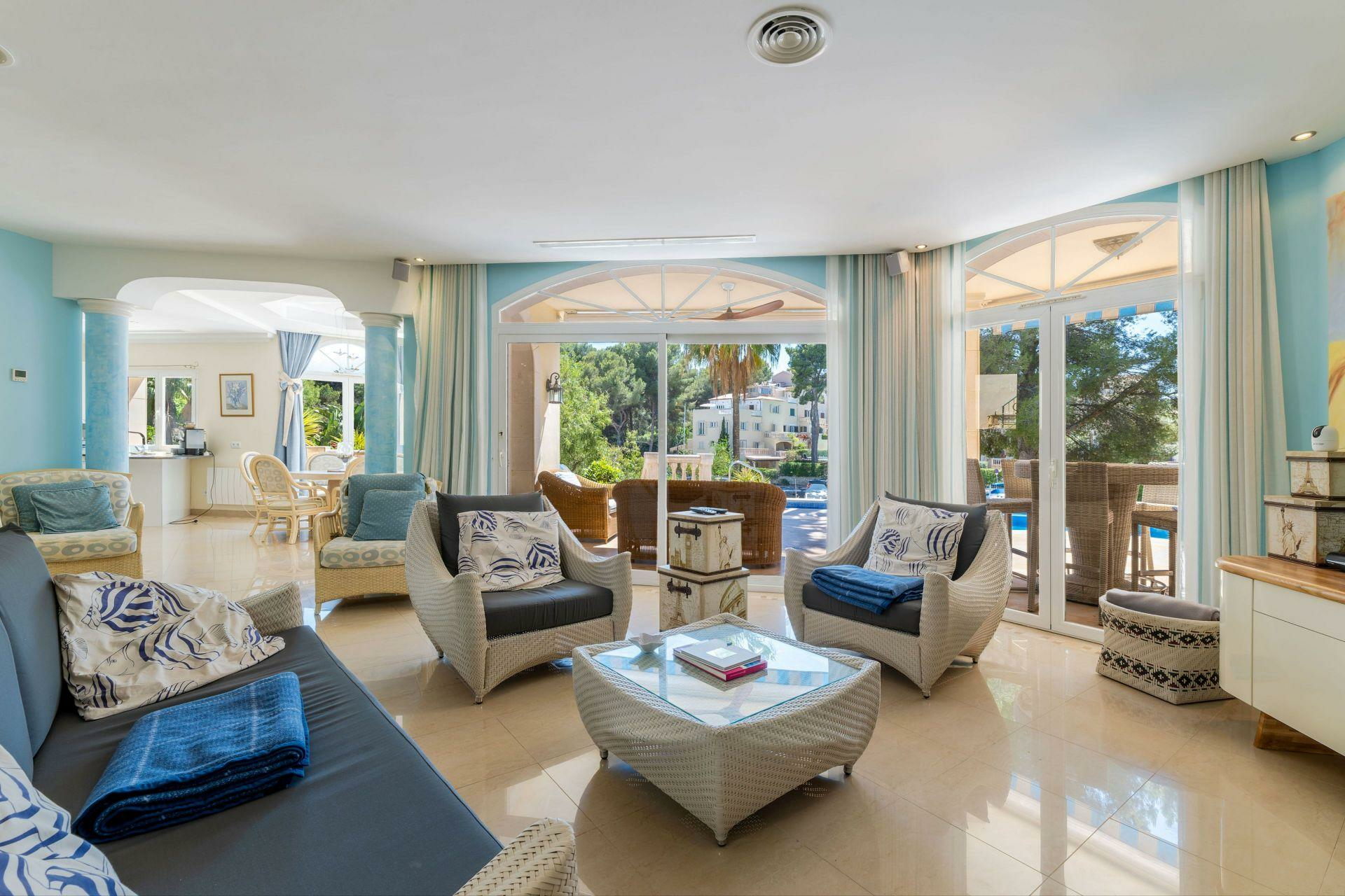6-bedroom Villa In Calvià, Spain (614 M²)