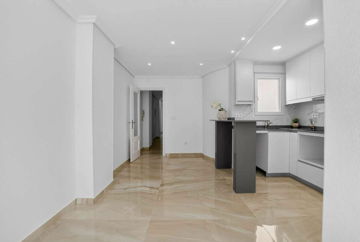 2-bedroom Apartment In Torrevieja, Spain (74 M²)