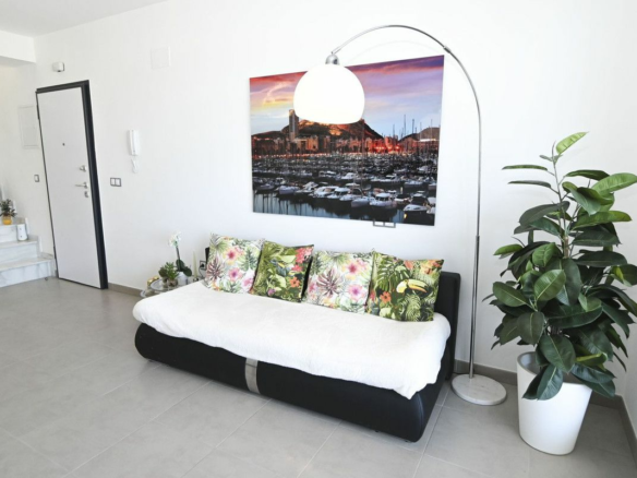 2-bedroom Apartment In Arenales Del Sol, Spain (64 M²)