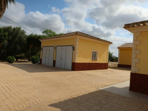 4-bedroom Country House In Orihuela, Spain (274 M²)