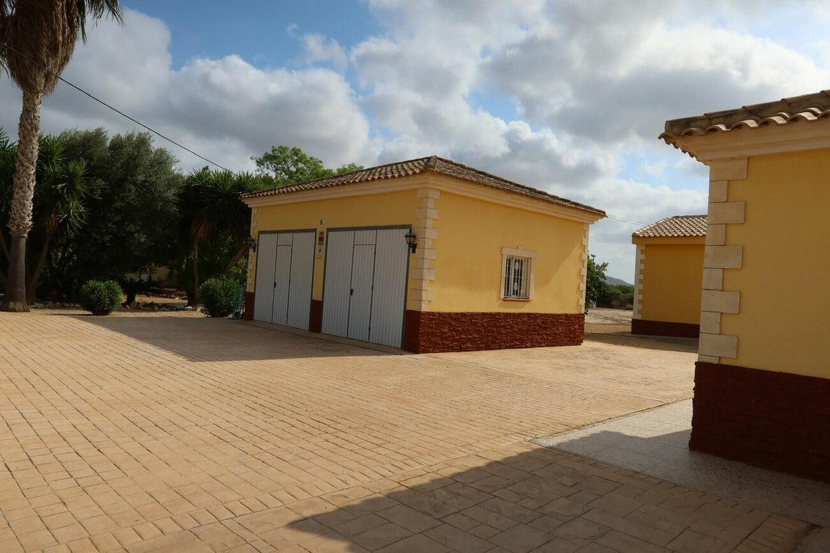 4-bedroom Country House In Orihuela, Spain (274 M²)