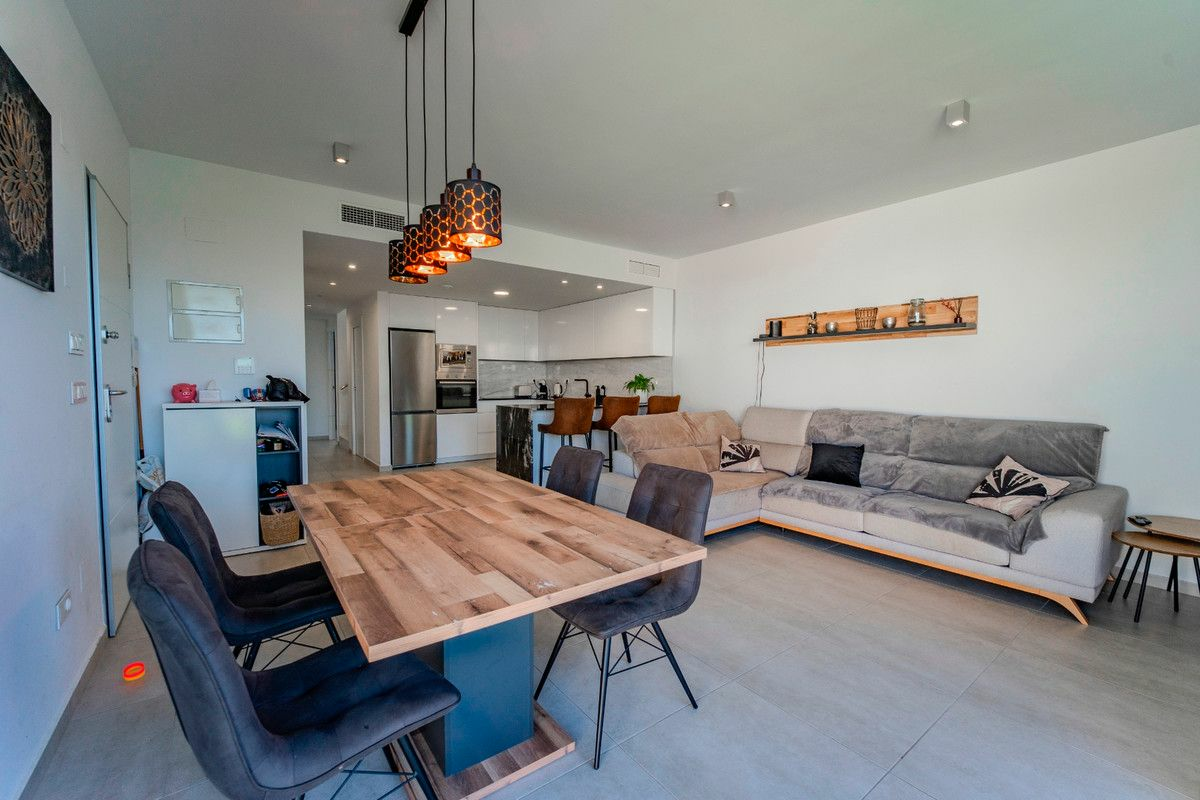 3-bedroom Villa In Benijofar, Spain (162 M²)