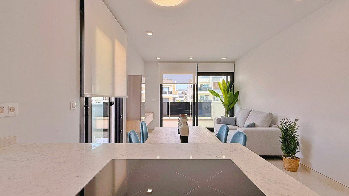 2-bedroom Apartment In Torrevieja, Spain (83 M²)