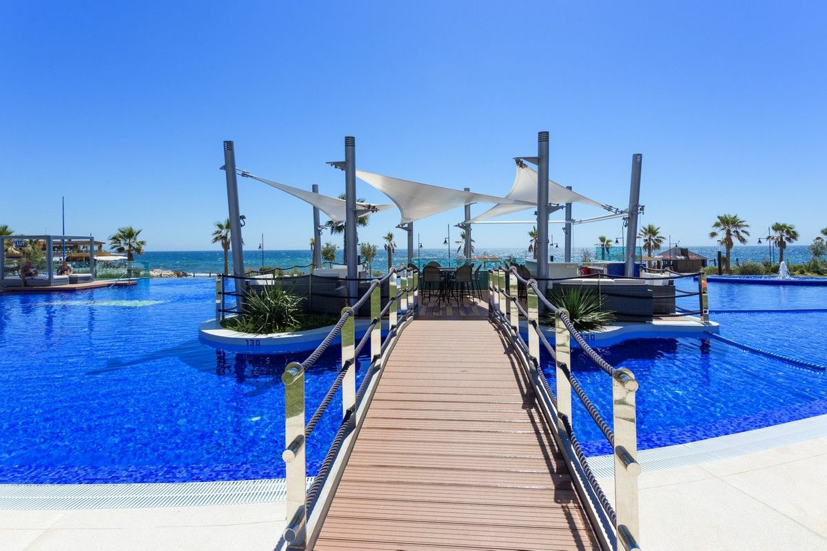 2-bedroom Apartment In Orihuela Costa, Spain (98 M²)