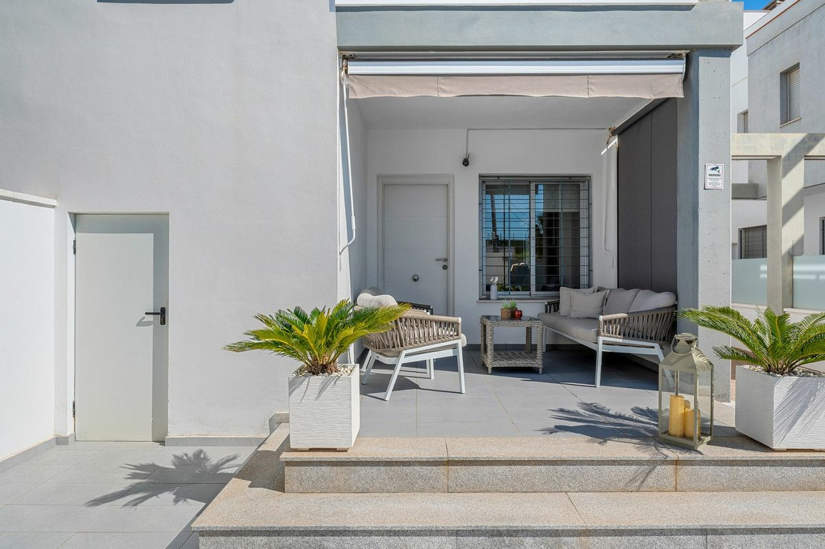 3-bedroom House In Daya Nueva, Spain (90 M²)