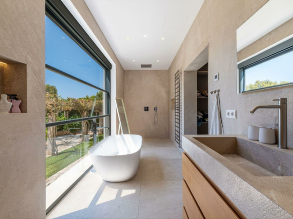 4-bedroom Villa In Calvià, Spain (526 M²)