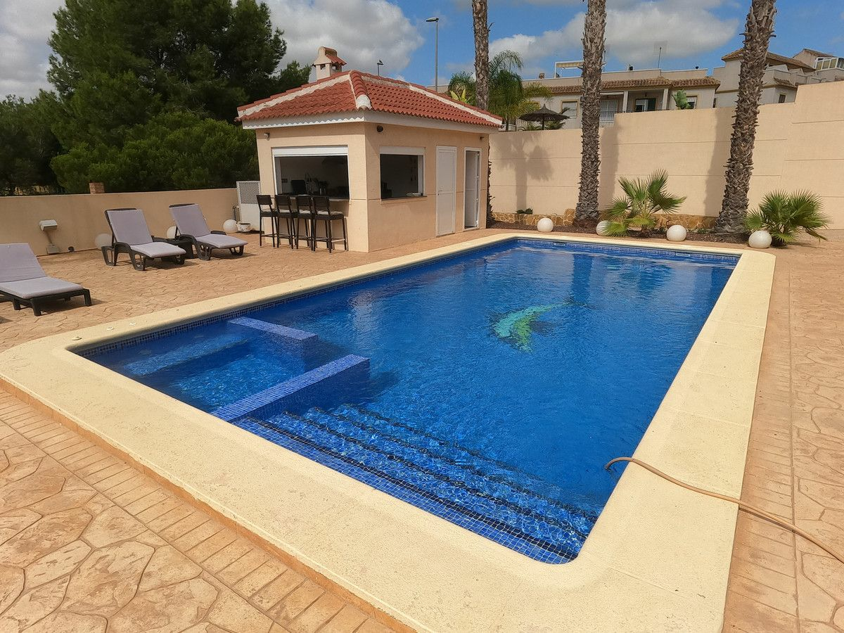 5-bedroom Villa In Algorfa, Spain (300 M²)