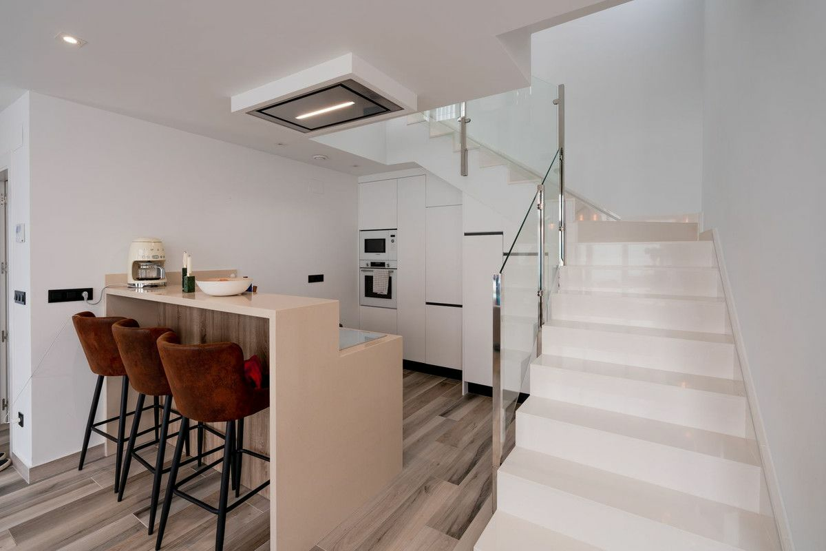 4-bedroom Villa In Torrevieja, Spain (198 M²)
