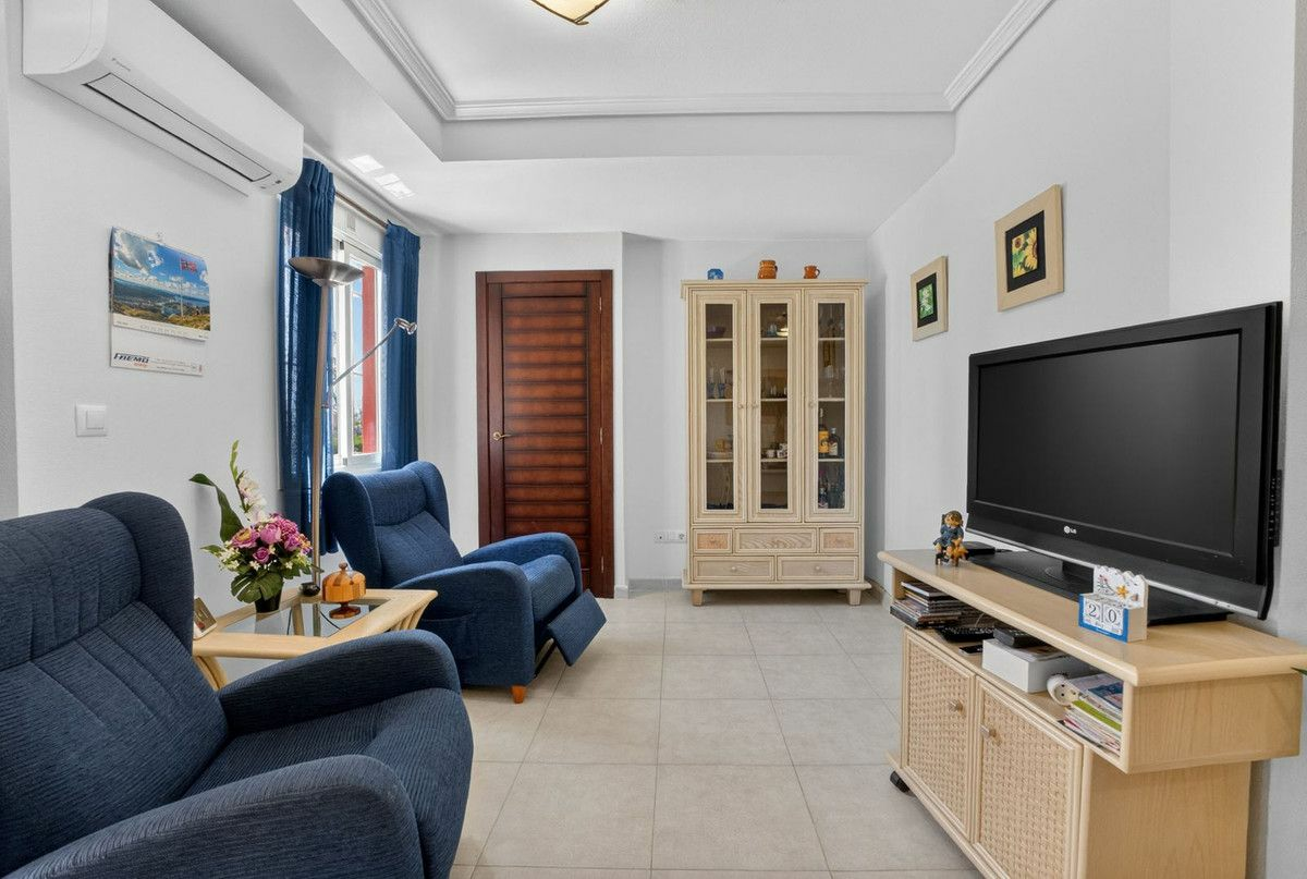 4-bedroom House In Torrevieja, Spain (110 M²)