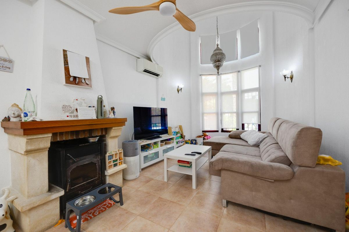 3-bedroom House In San Fulgencio, Spain (150 M²)