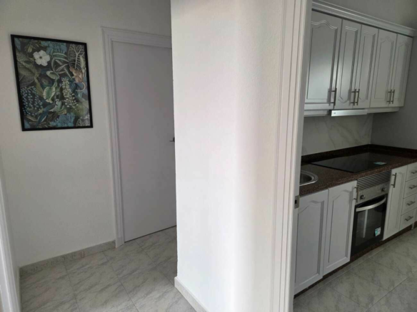 3-bedroom Apartment In Torrevieja, Spain (95 M²)
