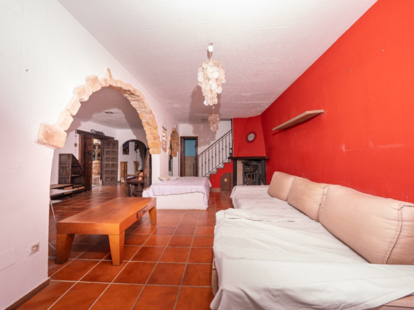 3-bedroom Bungalow In El Campello, Spain (235 M²)